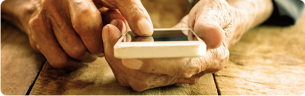 Ouderen Smartphone Vingers